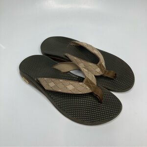 Chaco flip Flops brown tan size 6